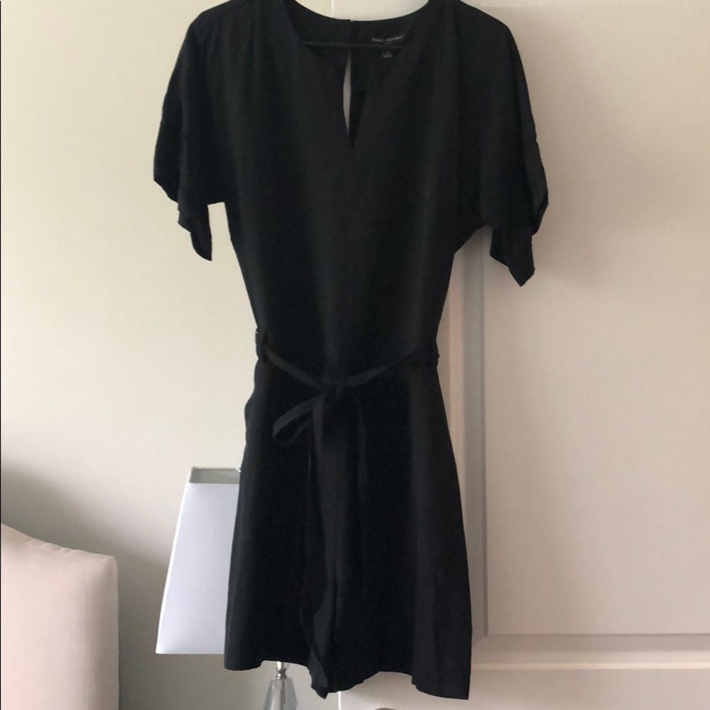 Banana Republic NWT black romper 3/$20!🛍